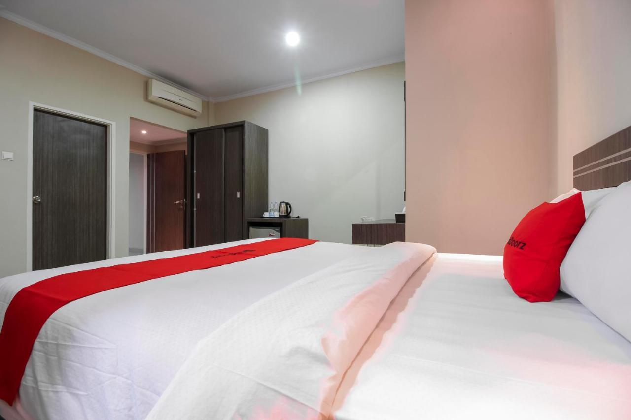 RedDoorz Plus Syariah @ Jalan Sriwijaya Medan Zewnętrze zdjęcie