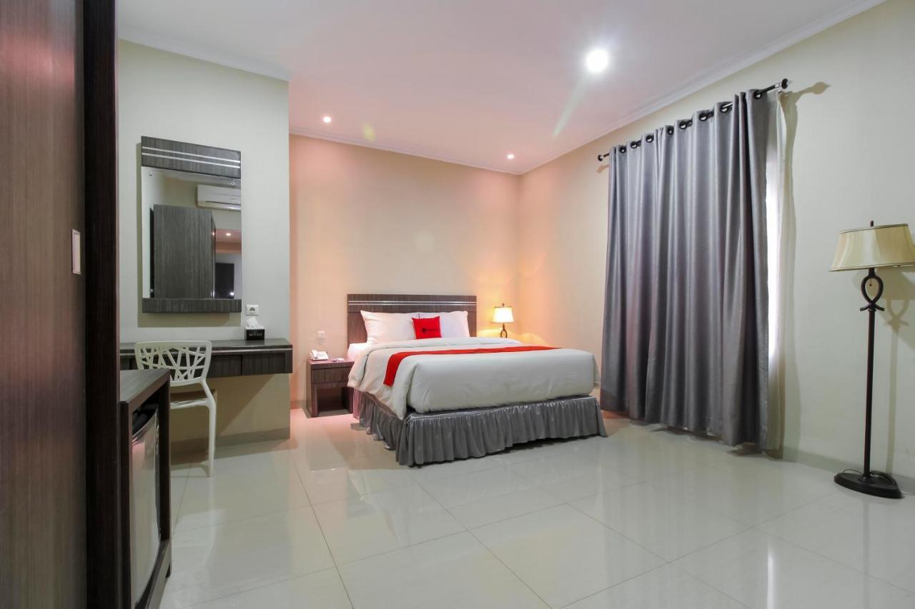 RedDoorz Plus Syariah @ Jalan Sriwijaya Medan Zewnętrze zdjęcie